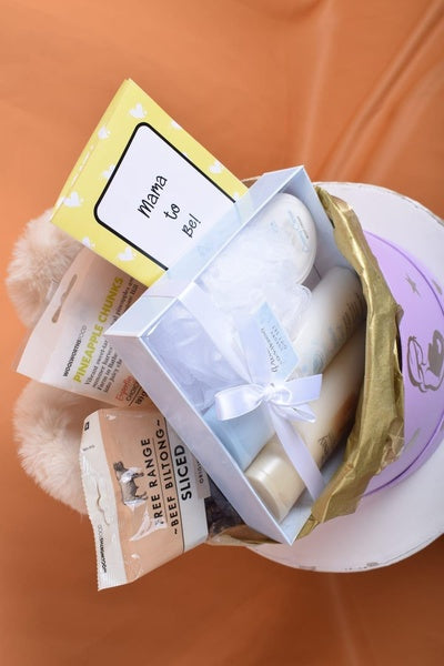 Mom To Be Personalized Hamper