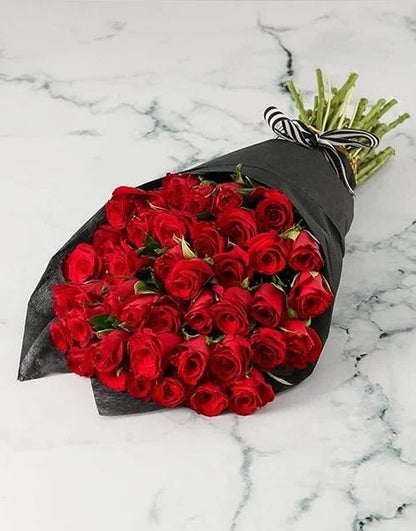 Seductive Red Roses with Gyp