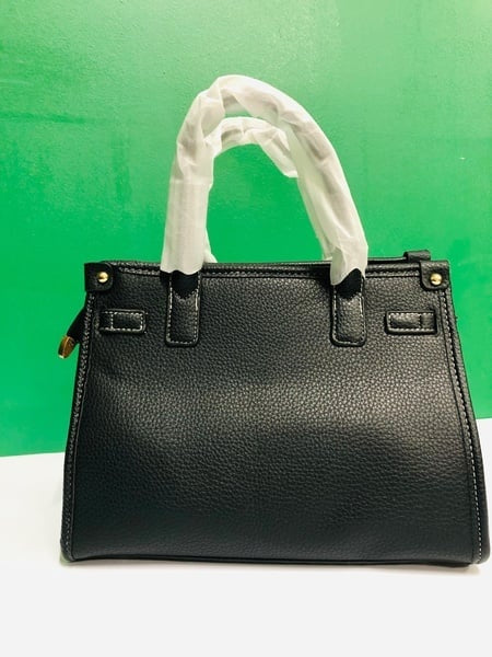 Shoulder Bag – Effortless Style and Everyday Function