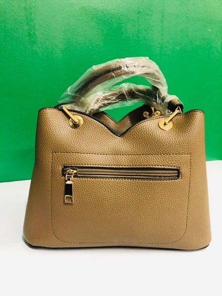 Shoulder Bag with Extended Chain Design – Bold Elegance, Effortless Glam