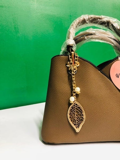 Shoulder Bag with Extended Chain Design – Bold Elegance, Effortless Glam
